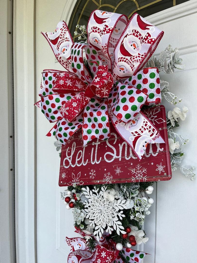 Christmas Door Swag – Holiday Snowflake & "Let It Snow" Design