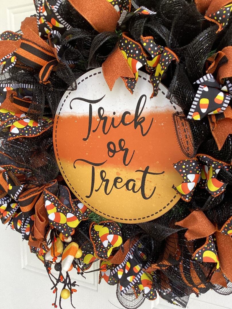 Halloween Trick or Treat wreath, white, orange, black wreath