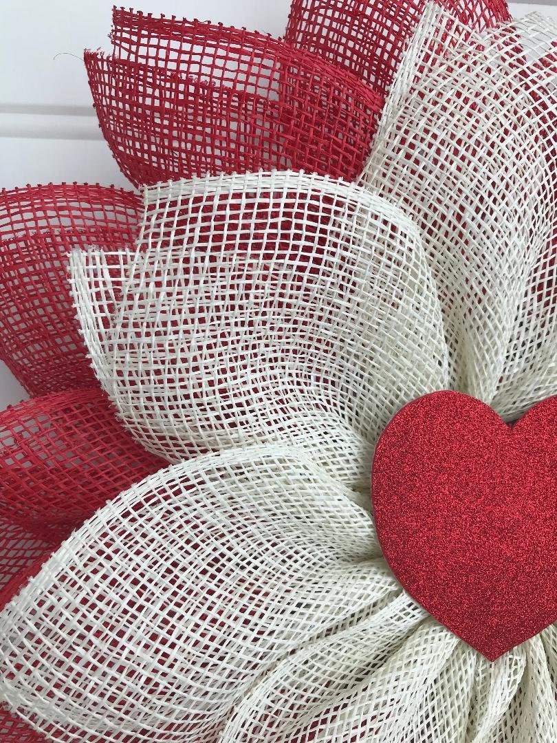 Valentine Day Wreath: Door wreath with Red heart