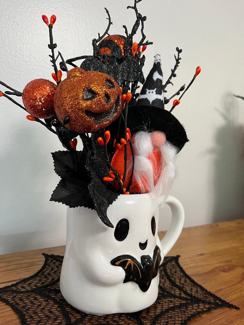 Ghost Mug Halloween Centerpiece – Witch, Bats, Pumpkin & Spooky Décor