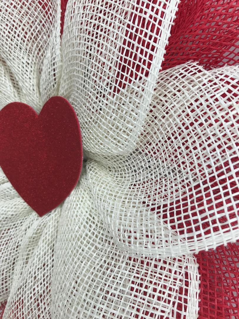 Valentine Day Wreath: Door wreath with Red heart