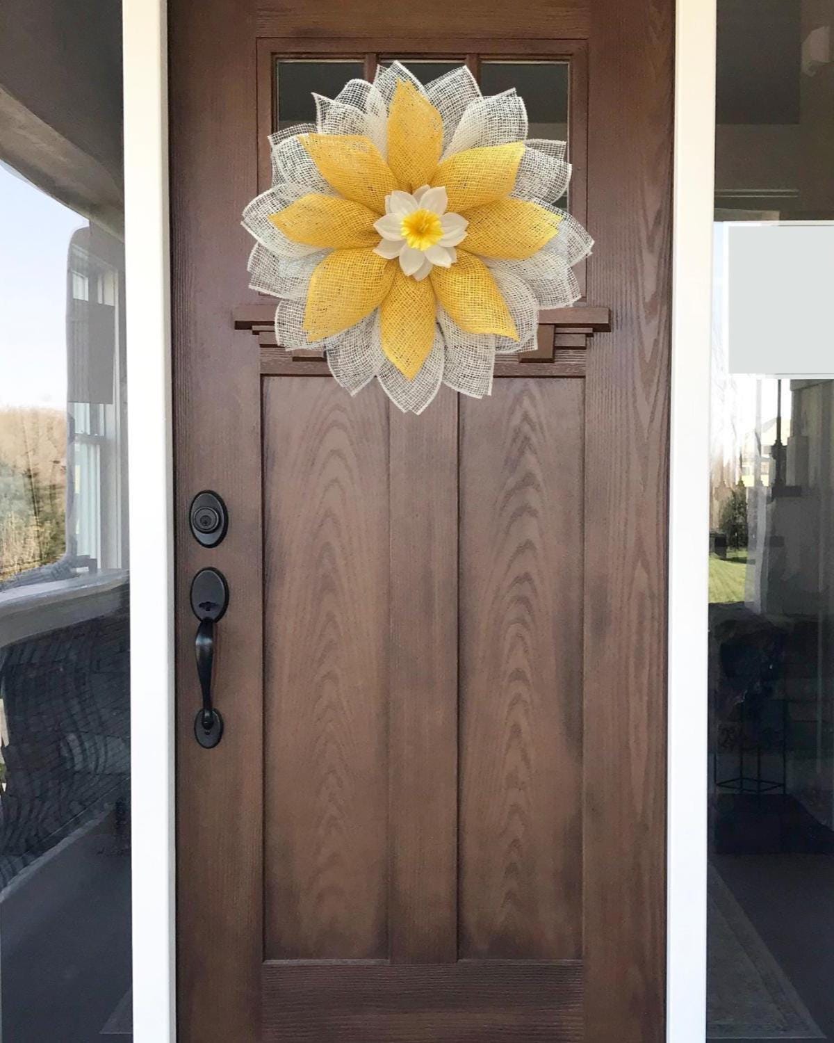 Daffodil Spring Wreath – Yellow & White Burlap Flower Door Décor