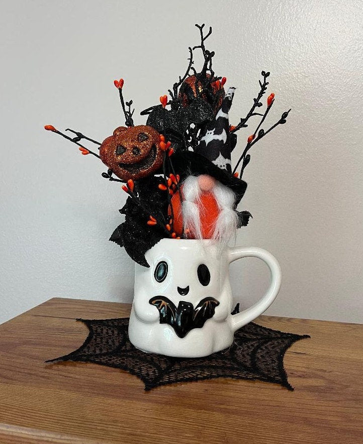 Ghost Mug Halloween Centerpiece – Witch, Bats, Pumpkin & Spooky Décor