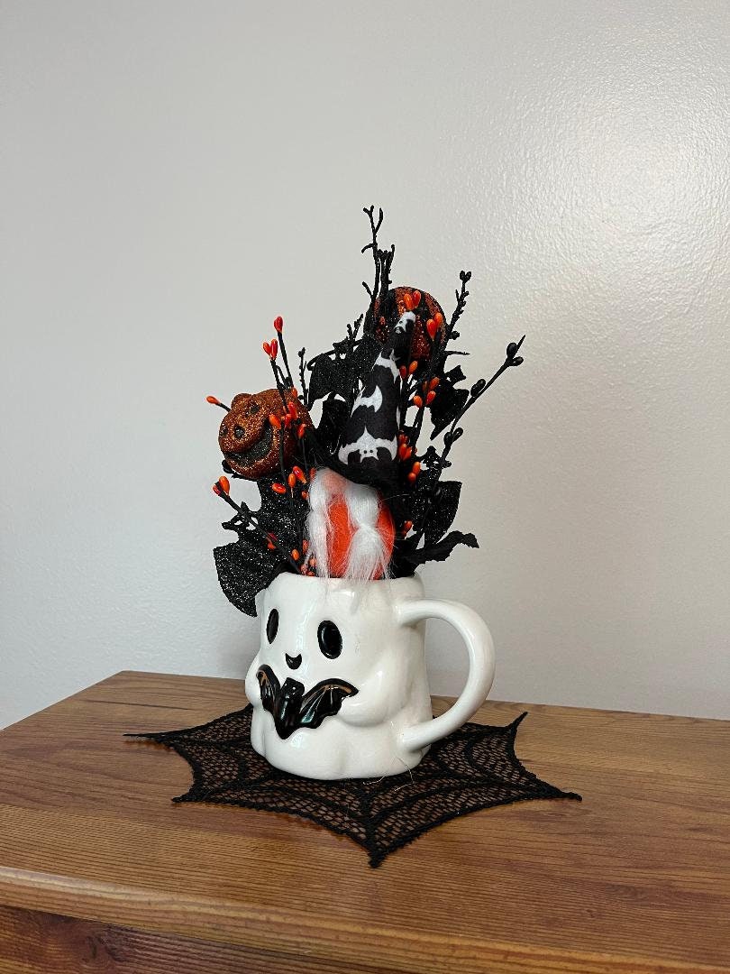 Ghost Mug Halloween Centerpiece – Witch, Bats, Pumpkin & Spooky Décor