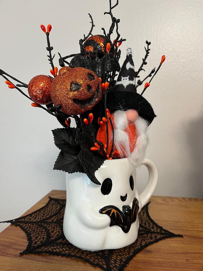 Ghost Mug Halloween Centerpiece – Witch, Bats, Pumpkin & Spooky Décor
