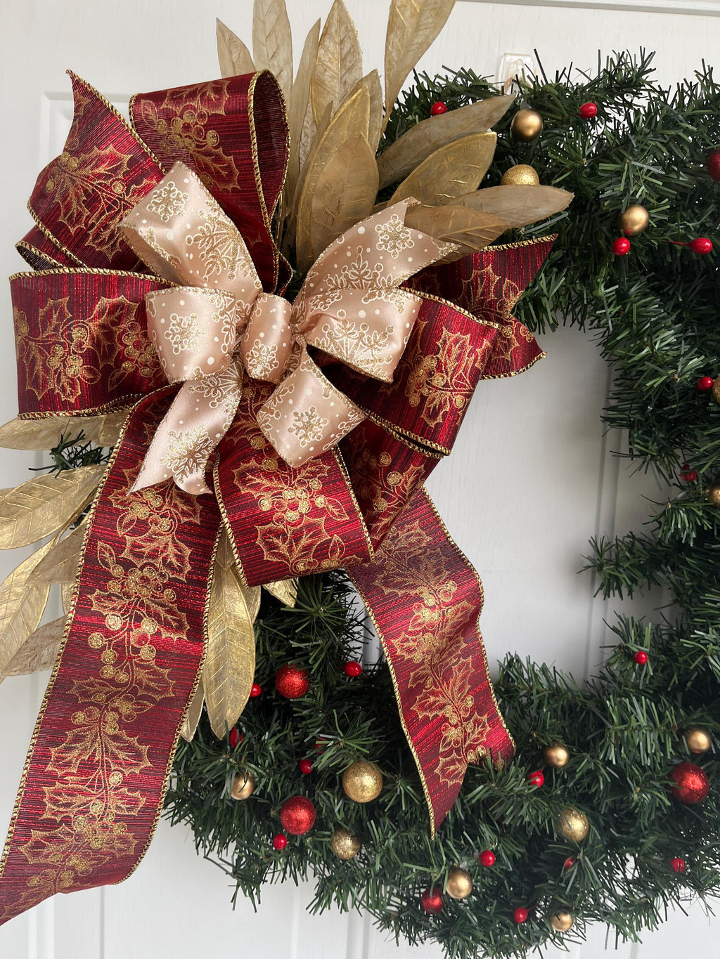 Christmas Evergreen Wreath – Classic Holiday Door Decoration