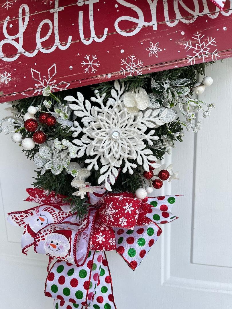 Christmas Door Swag – Holiday Snowflake & "Let It Snow" Design