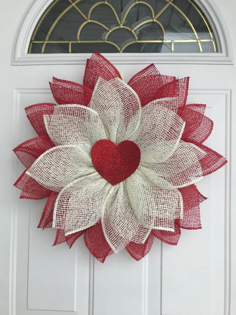 Valentine Day Wreath: Door wreath with Red heart