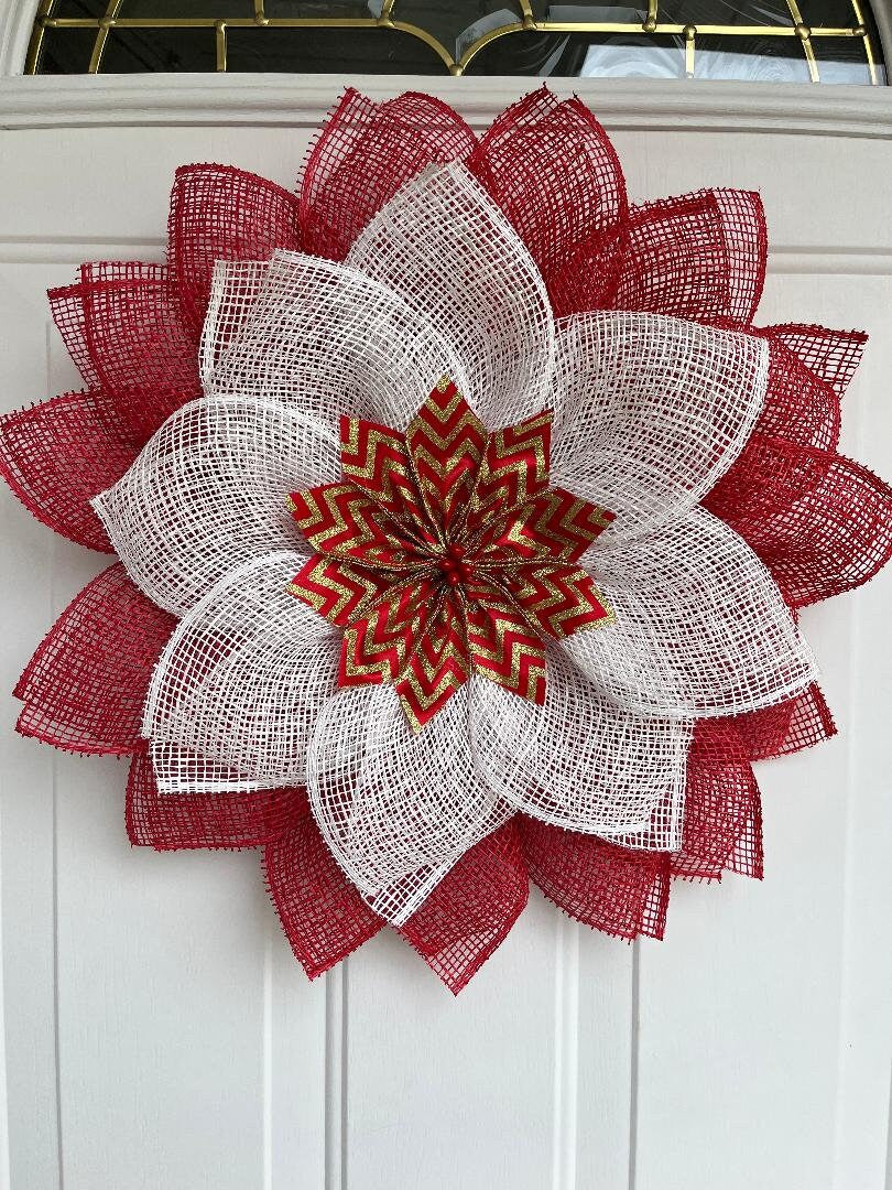 Christmas Wreath – Red & White Petals with Star Center