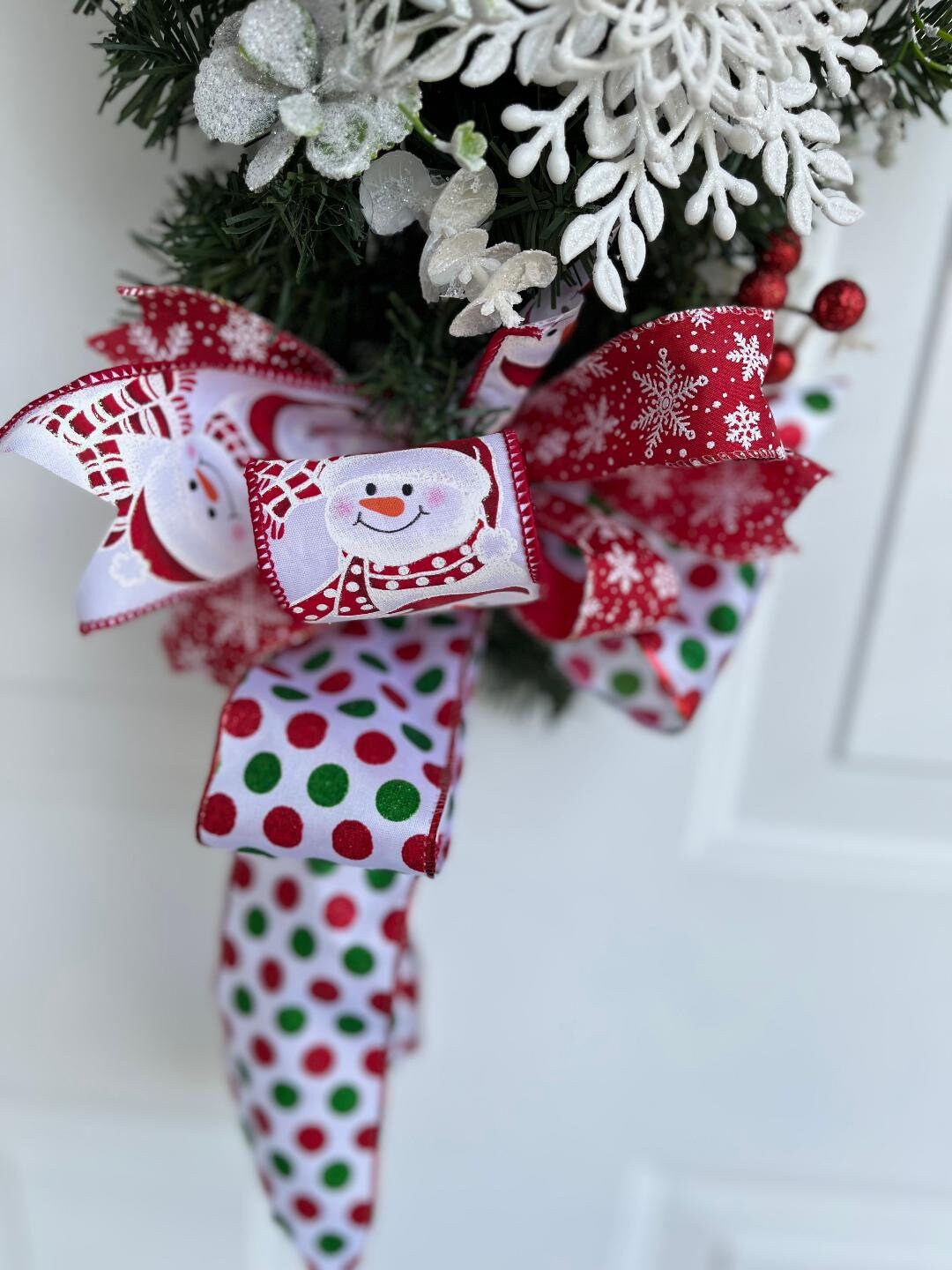 Christmas Door Swag – Holiday Snowflake & "Let It Snow" Design